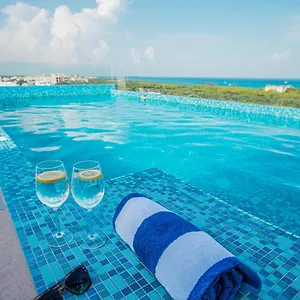 With Ocean View Pool In Av 10 & 60 Street Apartment